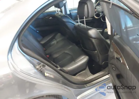 2008 Mercedes-Benz E 550 z USA, uszkodzony, nr VIN WDBUF72X18B208549